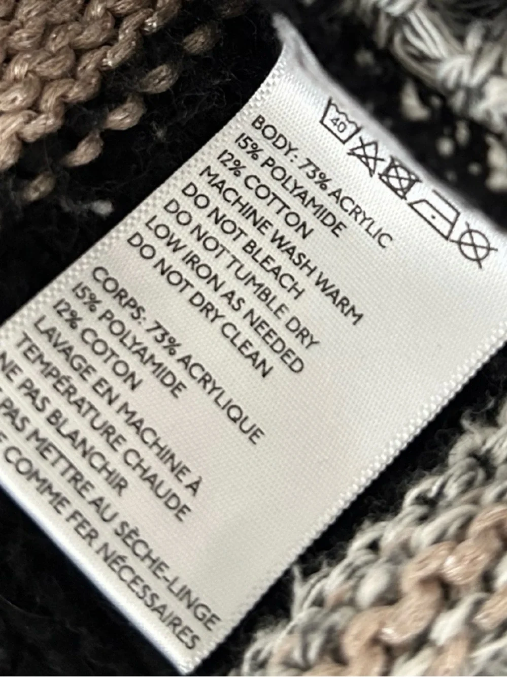 Ecote Patchwork Knit Crewneck Relaxed Sweater | Size XS | Black/Red/Multi